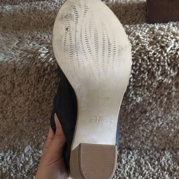 Heels - Picture 5 of 5